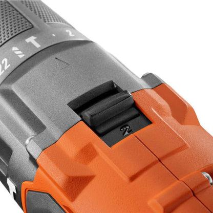 Perceuse-visseuse à percussion sans fil 18 V 1/2 po avec batterie 4 Ah MAX, chargeur 18 V et sac à outils.