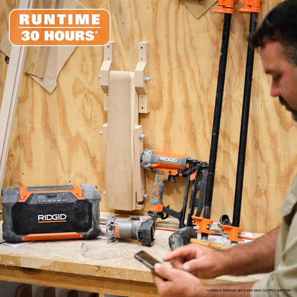 Radio de chantier hybride 18 V avec technologie Bluetooth (outil uniquement)