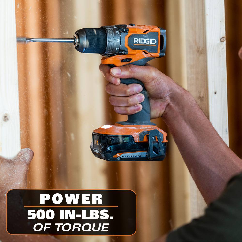 Perceuse-visseuse sans fil 18 V SubCompact sans balais de 1/2 po avec deux batteries de 2,0 Ah, chargeur et sac à outils.