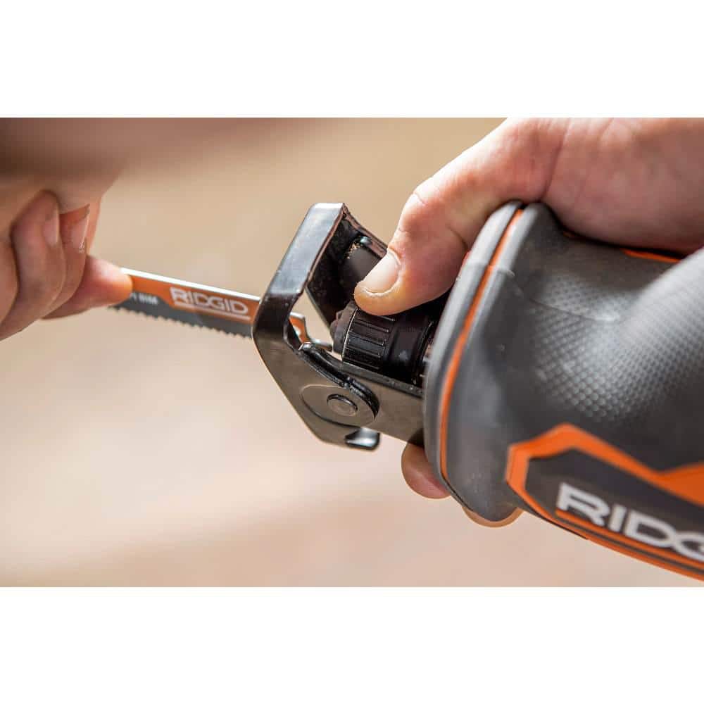 Scie alternative sans fil 18 V SubCompact à une main (outil uniquement)